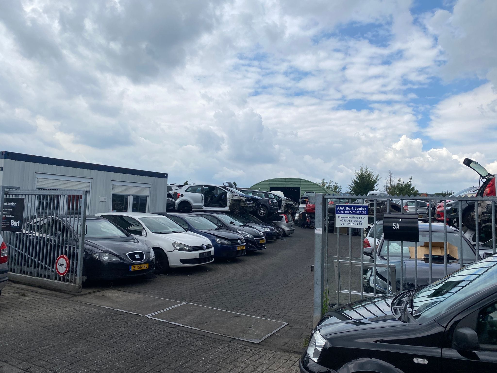 Sloopauto ophalen door Autosloperij Bart Junior — gratis berging